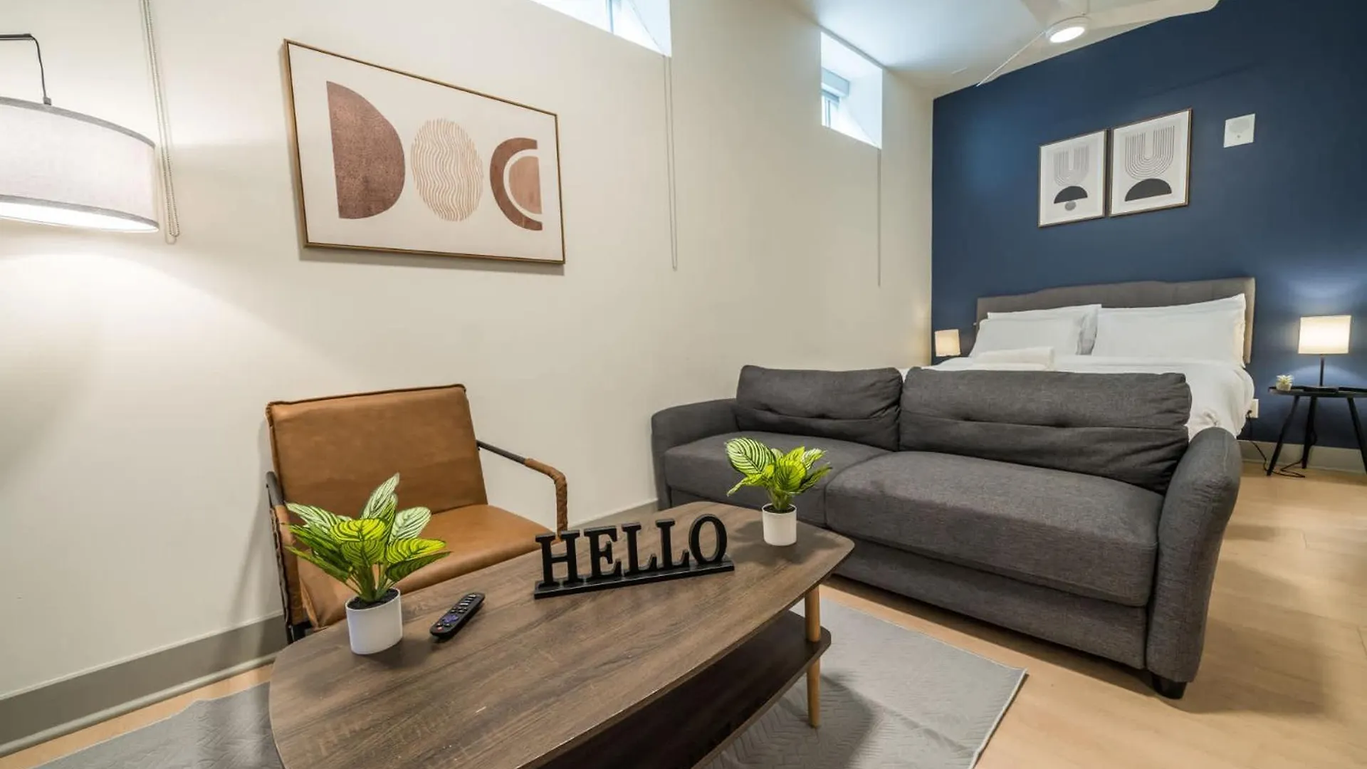 Bright And Modern Studio In Louisville # 105